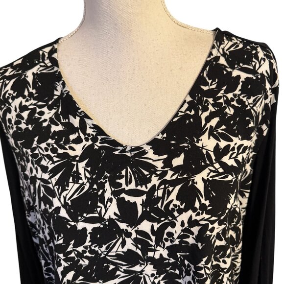 ❤️* BLACK & WHITE PRINT Hi-Lo TOP  LARGE - Picture 2 of 7